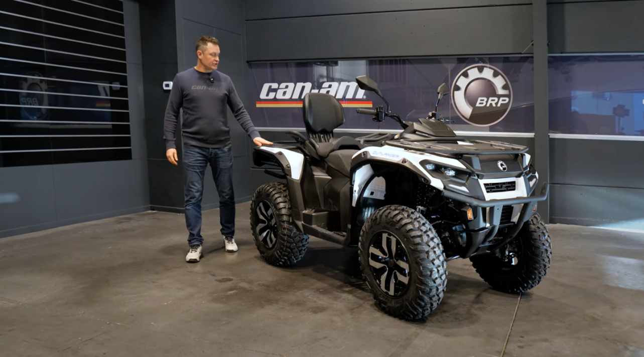 Can-Am Outlander électrique 2026 présenté dans le showroom Jetspirit à Liège